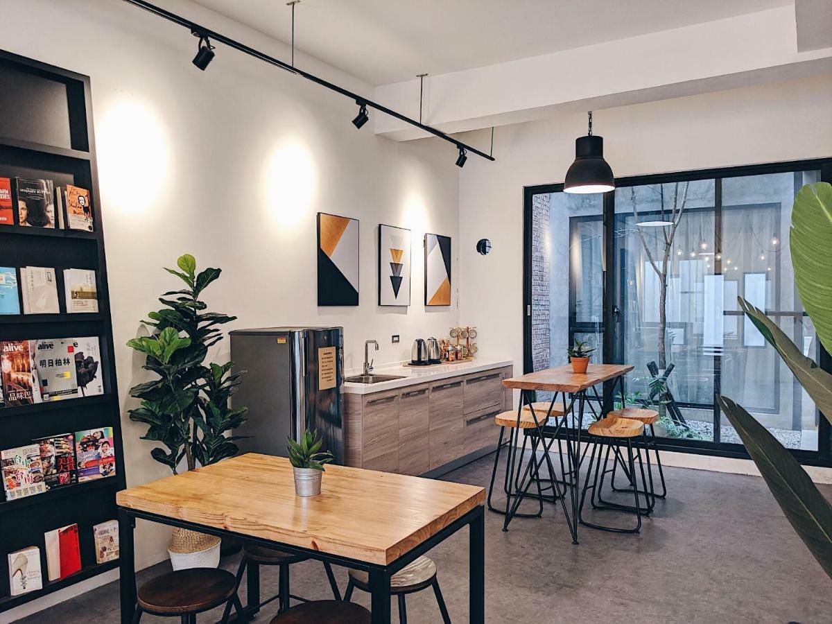 The Gatsby Apartment Tainan Exterior photo